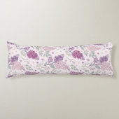Soft Pink and Purple Lilac Floral Pattern   Lichaamskussen (Voorkant)