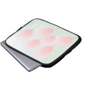 Soft Pink Pastel Tulps Weddenschap Laptop Sleeve (Voorkant onderkant)