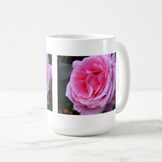 Soft Pink Rose in Full Bloom Drank Mok (Voorkant rechts)