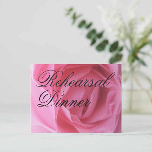 Soft roze roze roze petals bruiloft uitnodiging (Staand voorkant)