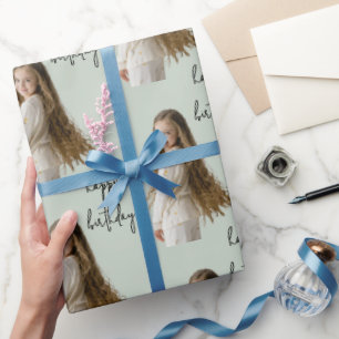 Soft Sage Green & Aangepaste Verjaardag tekst en f Cadeaupapier