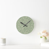 Soft Sage Green Botanical Leaf Foliage Pattern Ronde Klok (Huis)