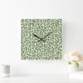 Soft Sage Green Botanical Leaf Foliage Pattern Vierkante Klok (Huis)