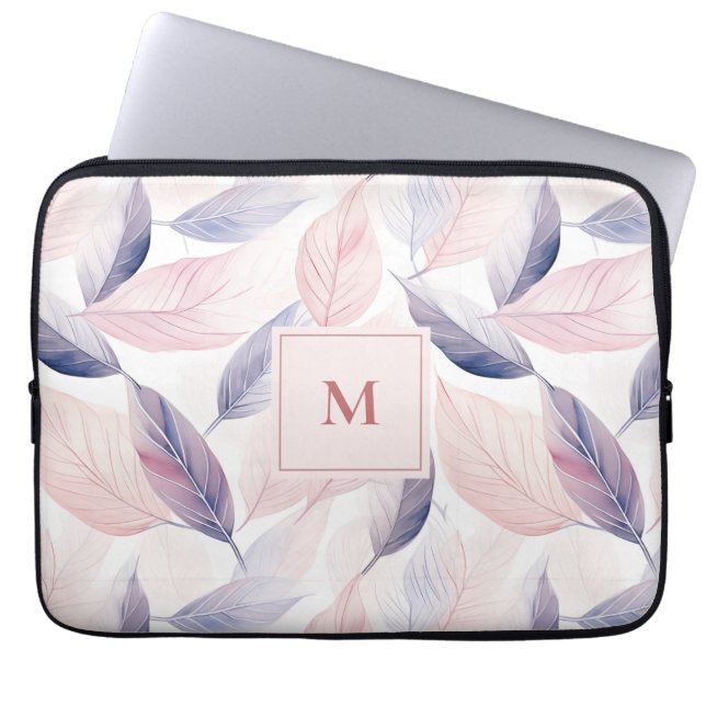 Soft Serenity Watercolor Leaves Custom Monogram Laptop Sleeve (Voorkant)