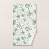 Soft Shamrock Whispers in Sage Green Bad Handdoek (Handdoek)