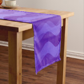Soft Waves violet en jouw ideeën Korte Tafelloper (Voorbeeld)