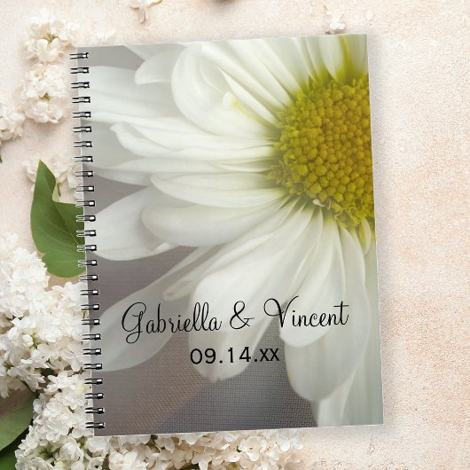 Soft White Daisy on Grey Wedding Notitieboek