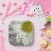 Soft White Daisy on Grey Wedding Papieren Bordje (Feest)