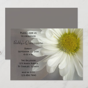 Soft White Daisy Quinceanera Uitnodiging