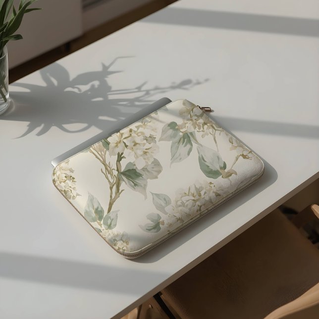 Soft White Hydrangea Floral Pattern Laptop Sleeve (Creator heeft geüpload)