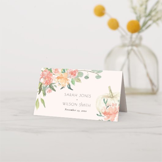 Soft White Pumpkin Blush Floral Wedding Plaatskaartje (Voorkant)