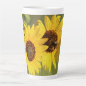 Soft Yellow Wild Sunflowers and Bees Photograph Latte Mok (Voorkant)