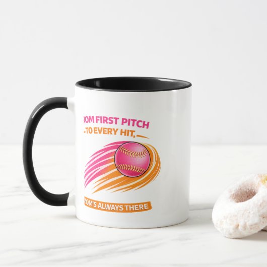 Softbal Moeder Mok – Van Eerste Worpen tot Elke Hi (Met donut)