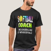 Softball-coach als honkbalcoach maar met groot t-shirt (Voorkant)