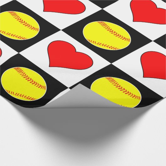 Softball & Hearts Cute Checker Pattern Fastpitch Cadeaupapier (Hoek)