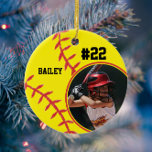 Softball Naam Jersey Nummer Foto Keepsake Keramisch Ornament<br><div class="desc">Dit ontwerp kenmerkt een softbalachtergrond met ruimte voor een naam, een aantal en een foto. Klik de aanpassingsknoop voor meer flexibiliteit in het aanpassen van de tekst! De variaties van dit ontwerp en de coördinerende producten zijn beschikbaar in onze winkel, zazzle.com/store/doodlelulu. Neem contact met ons op als je dit ontwerp...</div>