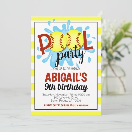 Softball Pool Party Verjaardag uitnodiging (Staand voorkant)