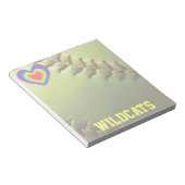 Softball Pride Rainbow Heart en naam Notitieblok (Schuin)