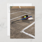 Softball, softballhandschoen en knuppel thuis bord briefkaart (Voorkant / Achterkant)