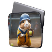 Softball Superstar: Het grote spel van het cavia, Laptop Sleeve (Voorkant Links)