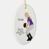 Softball Vrouw Blonde Paars & White Keramisch Ornament (Rechts)