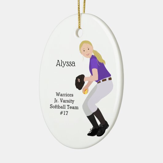 Softball Vrouw Blonde Paars & White Keramisch Ornament (Links)