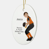 Softball Vrouw Donkere haarzwart & Oranje Keramisch Ornament (Links)