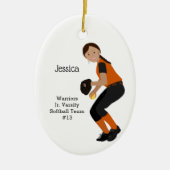 Softball Vrouw Donkere haarzwart & Oranje Keramisch Ornament (Voorkant)