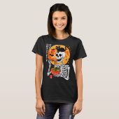 Soky Skeleton Eating Ramen Bowl With Cat Halloween T-shirt (Voorkant volledig)