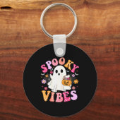 Soky Vibes Ghost Retro Groovy Halloween Women Girl Sleutelhanger (Voorkant)
