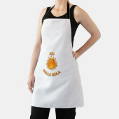 Sol Brillo Sola Logo Apron – Stylish Kitchen & Coo Schort (Insitu)