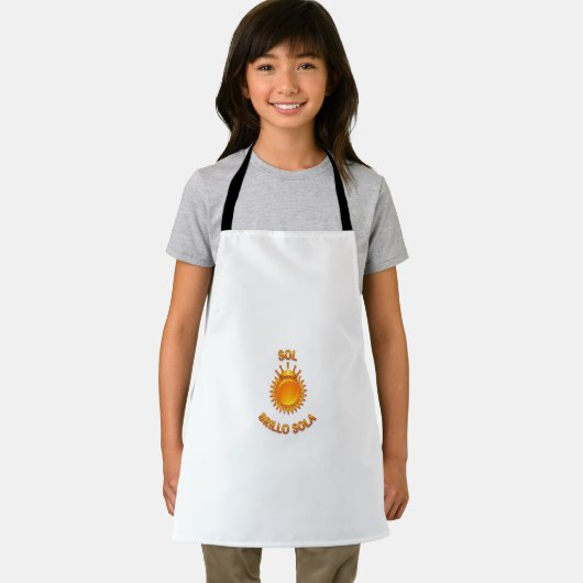 Sol Brillo Sola Logo Apron – Stylish Kitchen & Coo Schort (Insitu)