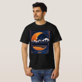 Solar Eclipse Cityscape Hills 2024 Naam toevoegen  T-shirt (Voorkant volledig)