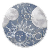 Solar Mystique | Dusty Blue Silver Moon Stars Sun Keramische Knop (Voorkant)