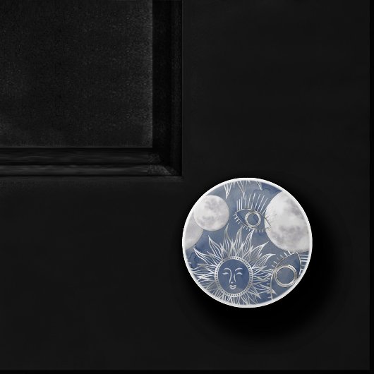 Solar Mystique | Dusty Blue Silver Moon Stars Sun Keramische Knop