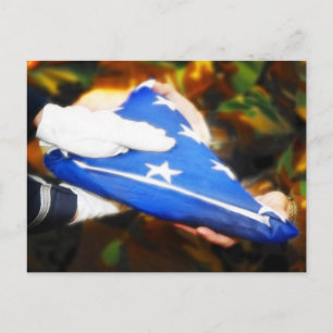 Soldaat die de Amerikaanse vlag ontvangt Briefkaart