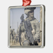 Soldaat gewapend met een MK-48 Metalen Ornament (Links)