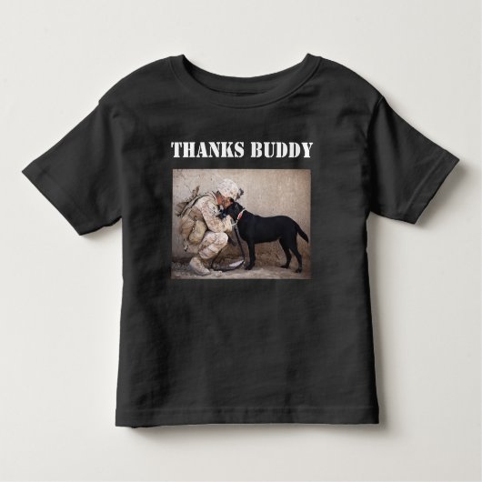 Soldaat in Fatigues met zijn militaire hond Kinder Shirts (Voorkant)