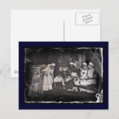 Soldaat-kinderverpleegkundigen in het eerstehulpst briefkaart (Voorkant / Achterkant)