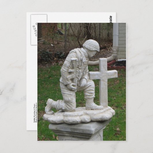 Soldaat Kneeling in gebed Briefkaart (Voorkant / Achterkant)