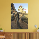 Soldaat scouts voor vijandelijke activiteit canvas afdruk (Insitu (Woonkamer))