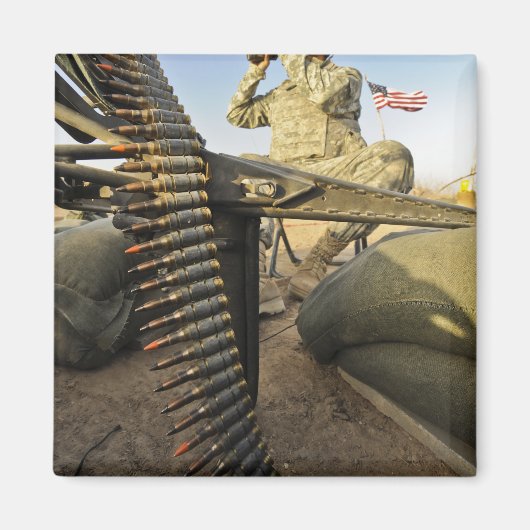 Soldaat scouts voor vijandelijke activiteit magneet (Voorkant)