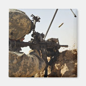 soldaat zet vijandelijke troepen in magneet (Voorkant)