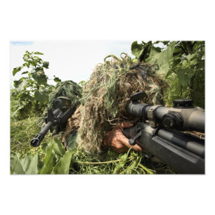 Soldaten gekleed in ghillie pakken foto afdruk