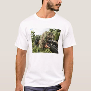 Soldaten gekleed in ghillie pakken t-shirt