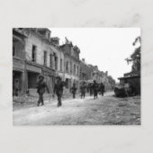 Soldaten in Caen Briefkaart (Voorkant)