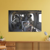 soldaten letten op gevaren canvas afdruk (Insitu (Woonkamer))