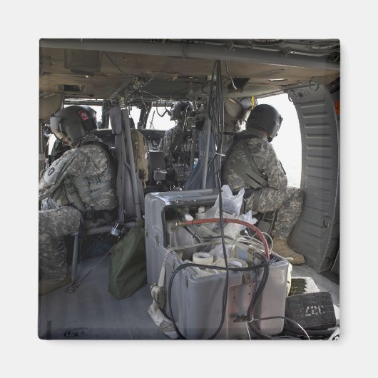 soldaten letten op gevaren magneet (Voorkant)