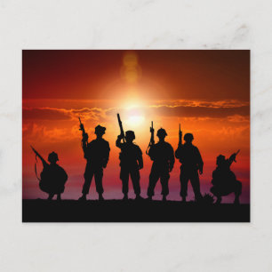 Soldaten op zonsondergang briefkaart