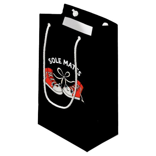 Sole Mates Funny Shoe Pun Dark BG Klein Cadeauzakje (Voorkant Gekanteld)